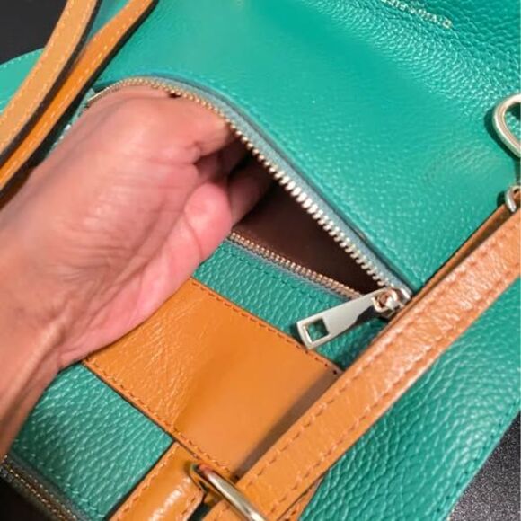 Purse / back pack / tote - Picture 7 of 10